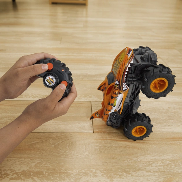 Радіокерована іграшка Hot Wheels Автомодель Monster Trucks Тигроакула 1:24 (HNV03) - picture 7