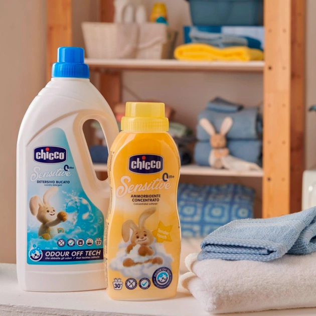 Кондиціонер для білизни Chicco Sensitive Tender Touch Дитячий пом'якшувач 750 мл (8058664122332) - зображення 4