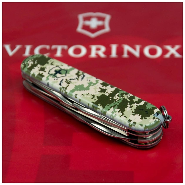 Ніж Victorinox Climber Army Піксель (1.3703.3_W3940p) - picture 3