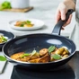 Сковорода GreenPan Essence Perforated Base, 28 см з керамічним покриттям (CC009041-001) - зменшене зображення 4