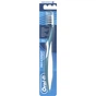 Зубна щітка Oral-B Pro-Expert Complete 7 середня 1 шт (3014260799663) - зменшене зображення 1