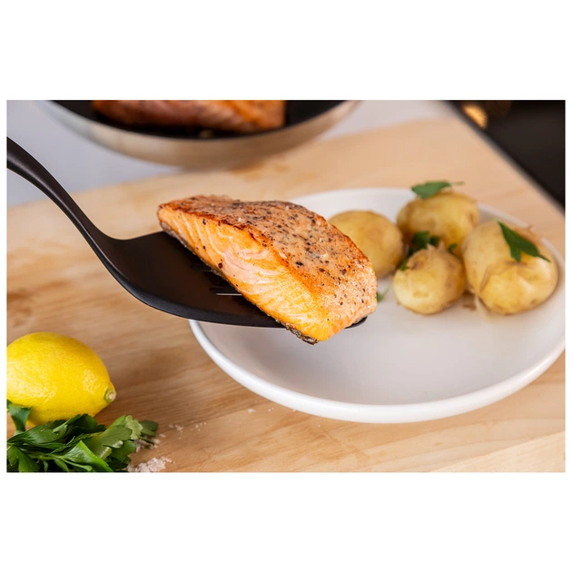 Лопатка кухонна KitchenAid Coreline з прорізами, 34,3 см, сірий (KAS002OHCGG) - picture 8