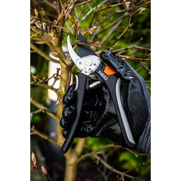 Секатор Neo Tools площинний, d різу 18мм, 200мм, 206г (15-204) - picture 2