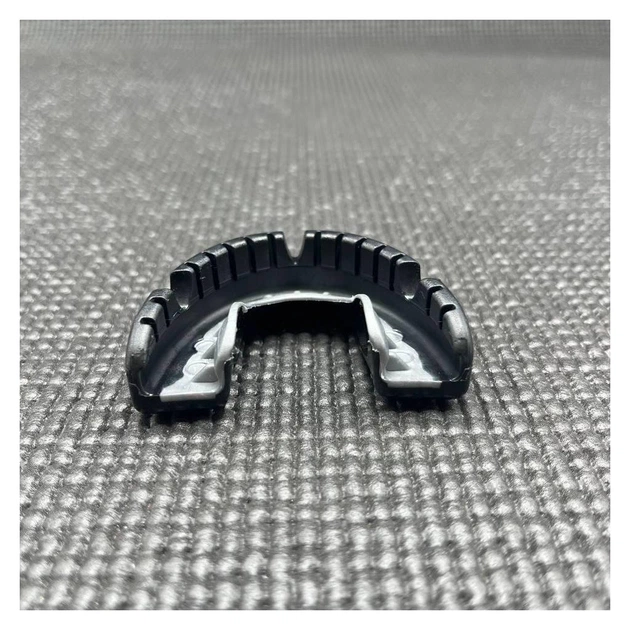 Капа Opro Gold Braces під брекети Blackl/Silver (102518001) (UFC_Gold_Braces_Bl/Silver) - picture 6