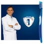 Зубна щітка Oral-B 1 + 1 Pro-Expert Все в одному середньої жорсткості (3014260022051) - зменшене зображення 3