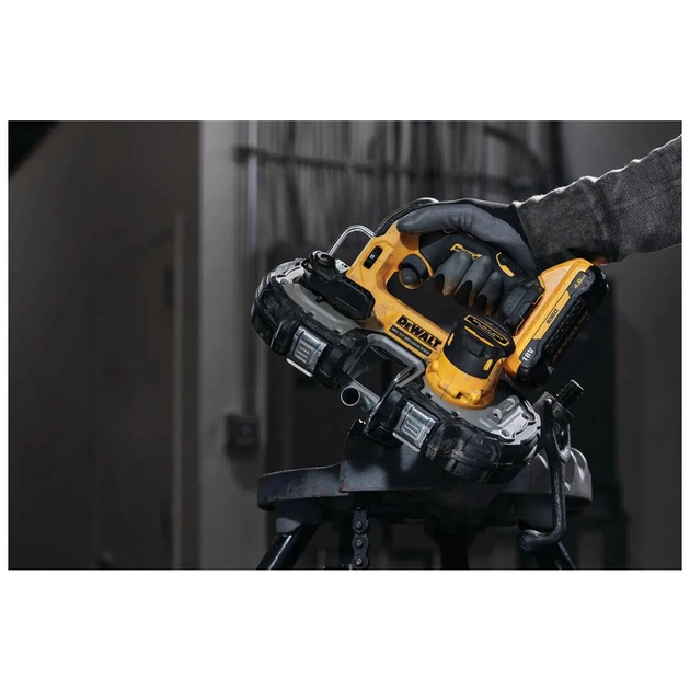 Стрічкова пила DeWALT 18В XR Li-lon, 46-116 м/хв, кейс TSTAK (бкз АКБ та ЗУ) (DCS377NT) - picture 9