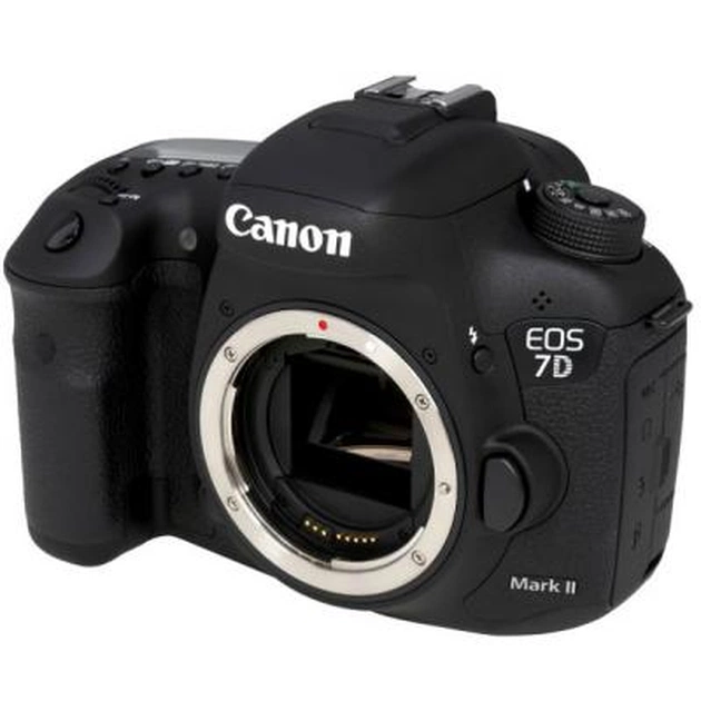 Цифровий фотоапарат Canon EOS 7D Mark II EF-S 18-135 IS STM (9128B045) - изображение 1