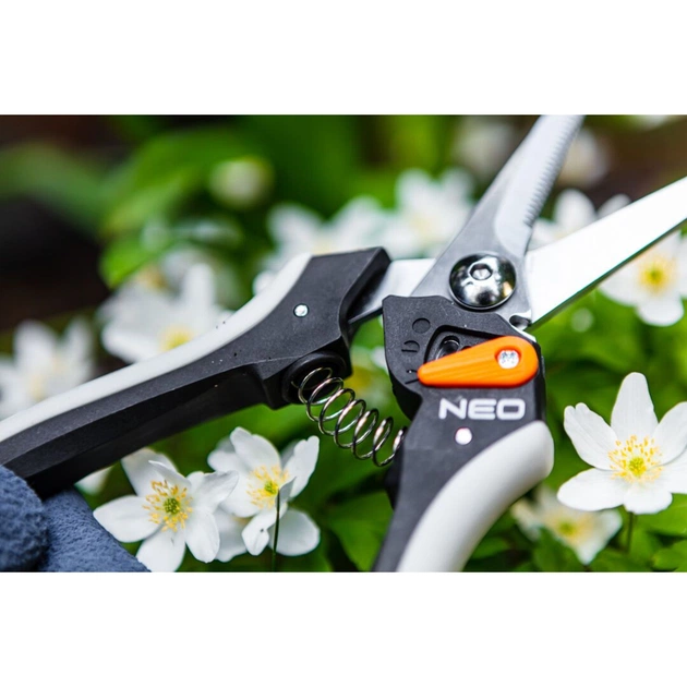 Секатор Neo Tools площинний, d різу 6мм, 210мм, 184г (15-208) - picture 4