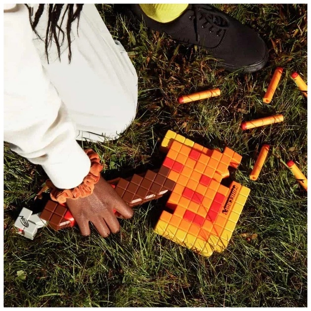 Іграшкова зброя Hasbro Бластер-сокира NERF Minecraft Firebrand (F8953) - picture 7