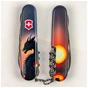 Ніж Victorinox Climber Zodiac Дракон в променях сонця (1.3703.3_Z3270p) - зменшене зображення 12