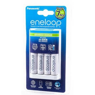 Зарядний пристрій для акумуляторів Panasonic Advanced Charger + Eneloop AA 1900 mAh NI-MH * 4 (K-KJ17MCC40E) зображення 1