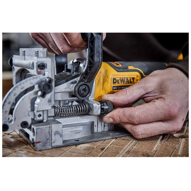 Фрезер DeWALT ламельний, XR Li-Ion 18 В, 8000 об/хв, фрези 102 мм, TSTAK (без АКБ та ЗП) (DCW682NT) - picture 12