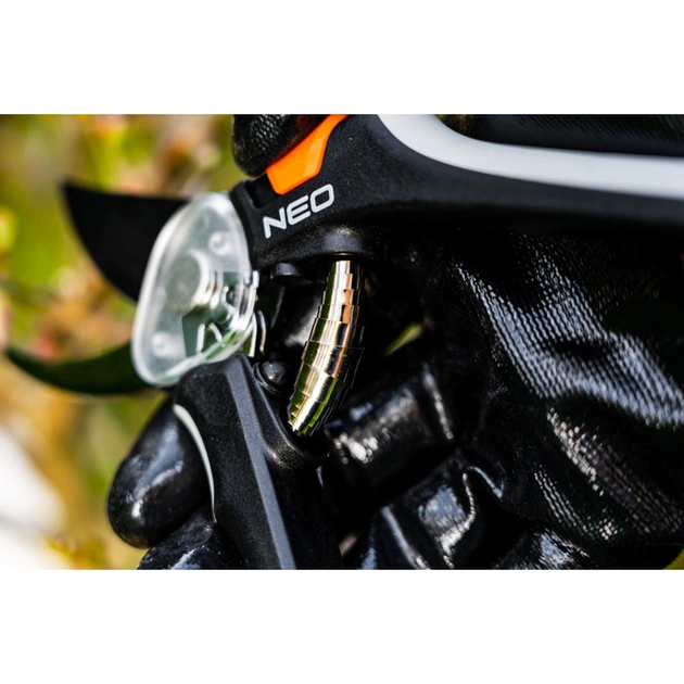 Секатор Neo Tools площинний, d різу 18мм, 200мм, 206г (15-204) - picture 4