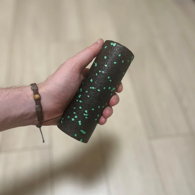 Масажний ролик PowerPlay PP-4346 Mini EPP Foam Roller 15x5,3см Чорно/Зелений (PP_4346_Green_(15*5)) - picture 5