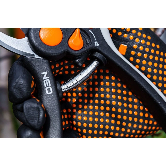 Секатор Neo Tools площинний, d різу 18мм, 200мм, 248г (15-202) - picture 6