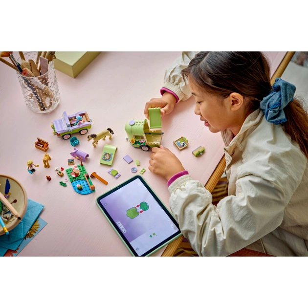 Конструктор LEGO Friends Причіп для коня й лошати (42695) - зображення 10