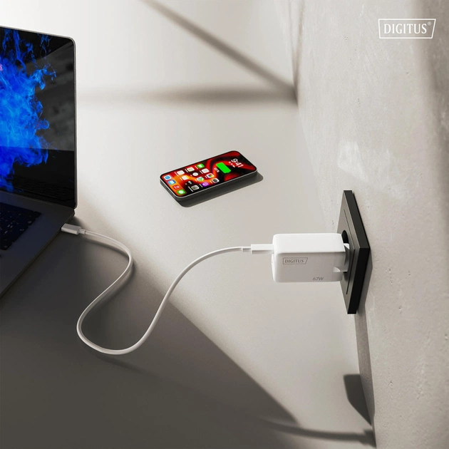Зарядний пристрій Digitus 2xUSB-C + 1xUSB 67W GaN (DA-10303) - picture 3