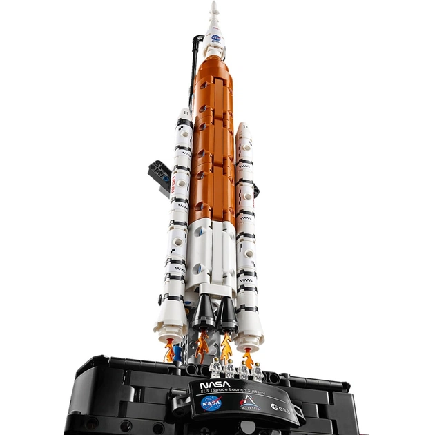 Конструктор LEGO Technic Ракета с системой космического запуска NASA Artemis (42221) - изображение 6