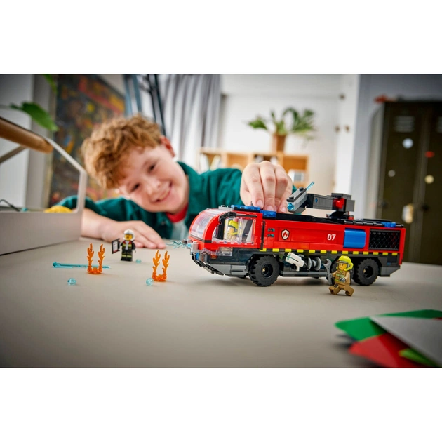 Конструктор LEGO City Пожежна вантажівка в аеропорту (60499) - picture 11