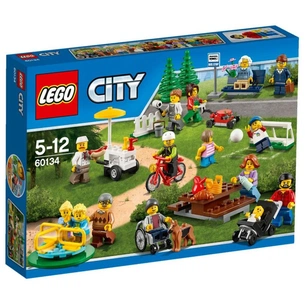 Конструктор LEGO City Town Свято у парку для мешканців міста (60134) зображення 1