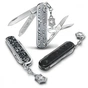 Ніж Victorinox Classic SD Brilliant Crystal + брелок-лого (0.6221.35) - зменшене зображення 5
