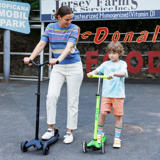 Самокат Micro Maxi Deluxe Neon LED" Зелений папуга" (MMD232) - изображение 8