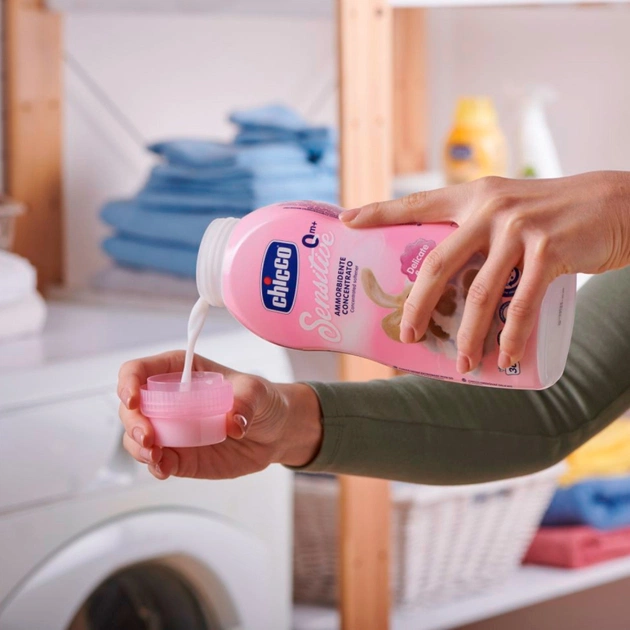 Кондиціонер для білизни Chicco Sensitive Delicate Flowers пом'якшувач тканин 750 мл (8058664122462) - зображення 3