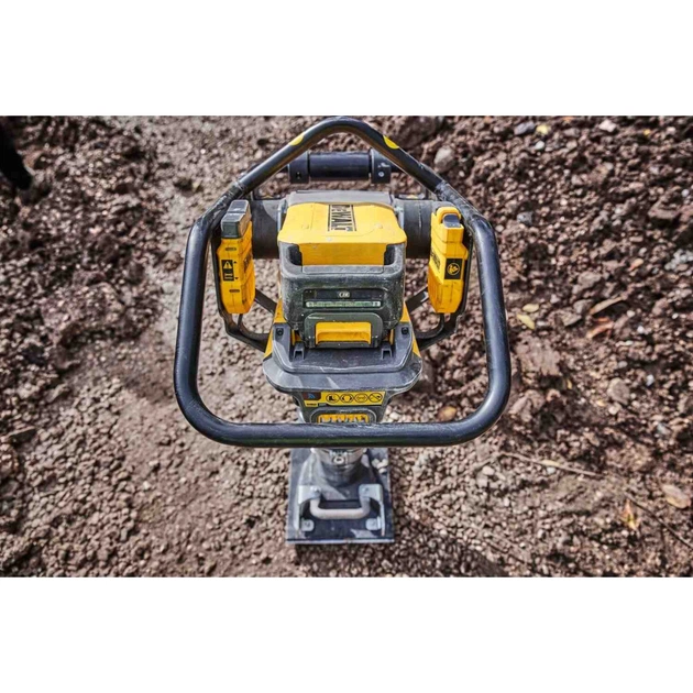 Вібротрамбувалка DeWALT POWERSHIFT Li-Ion 55V, 11.6 кН, 65 кг (без АКБ та ЗП) (DCPS660N) - picture 5