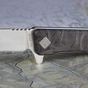 Ніж Ocaso Solstice, Engraved titanium, Topo Pattern, Satin (10ETS) - зменшене зображення 4