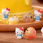 Фігурка Pop Top сюрприз Hello Kitty Яблучний воркшоп (24WH-007) - зменшене зображення 4