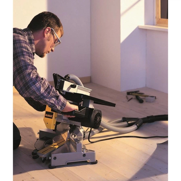 Дискова пила DeWALT 1300 Вт, 260х30мм, 2950 об/хв, вага 20 кг (DW711) - picture 7