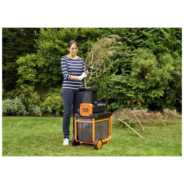 Садовий подрібнювач Black&Decker 2.8 кВт, макс. 45 мм, фреза, 45 л (BEGAS5800) - picture 4