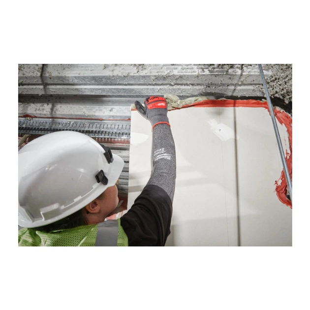 Нарукавники защитные Milwaukee с уровнем сопротивления порезам E, 45 см (4932479937) - изображение 7