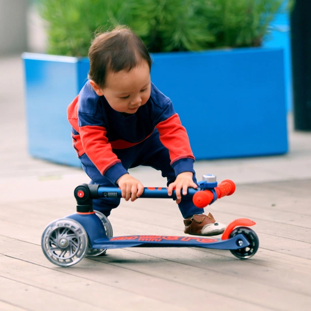 Самокат Micro Mini Deluxe Foldable LED" складний Синій" (MMD196) - изображение 9