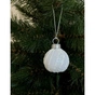 Ялинкова іграшка Chomik скляні кульки 4 см, 6шт, білі з блискітками (5900779855786) - уменьшенное изображение 3
