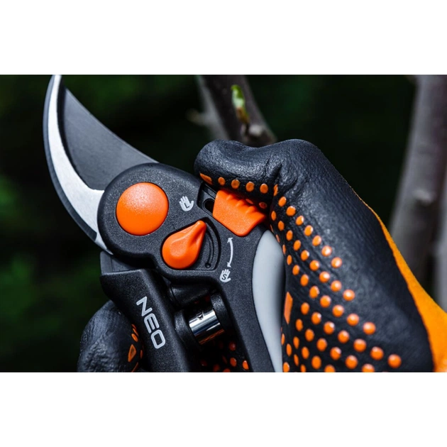 Секатор Neo Tools площинний, d різу 18мм, 200мм, 248г (15-202) - picture 5