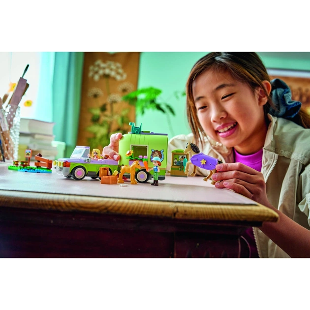 Конструктор LEGO Friends Причіп для коня й лошати (42695) - зображення 12