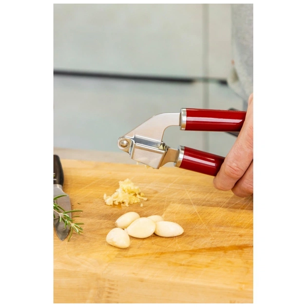 Прес для часнику KitchenAid Coreline 19 см червоний (KAG132OHERE) - picture 5