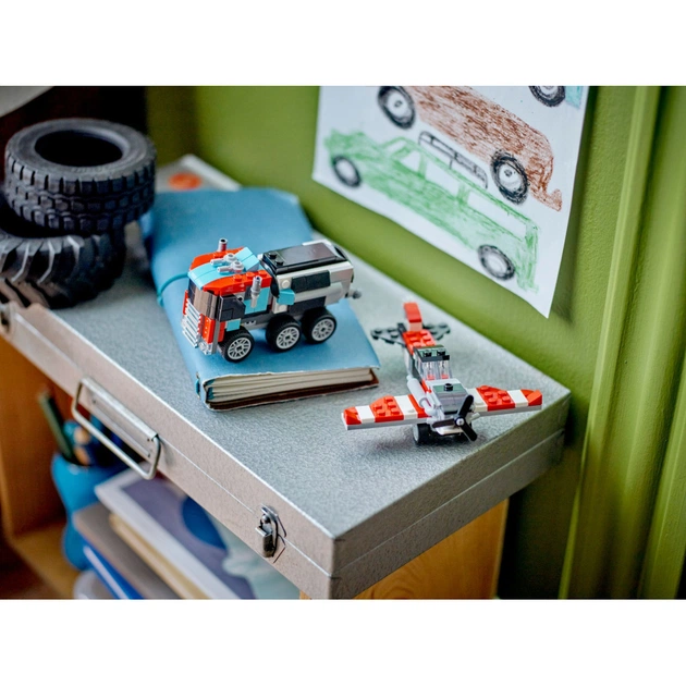 Конструктор LEGO Creator Бортова вантажівка з гелікоптером 270 деталей (31146) - picture 12