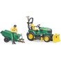 Спецтехніка Bruder садовий трактор John Deere з причіпом та фігуркою садівника (62104) - зменшене зображення 2