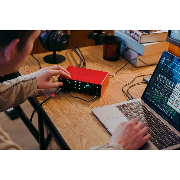 Аудіоінтерфейс Focusrite Scarlett 4i4 4th Gen (234621) - picture 4