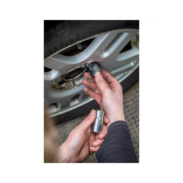 Ключ Stanley телескопічний для заміни коліс, головки 17/19 мм та 21/23 мм. (STHT80890-0) - picture 4