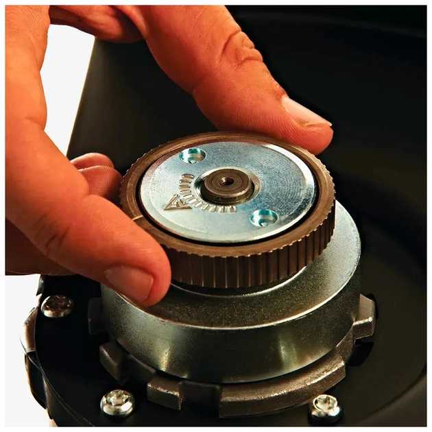 Шлифовальная машина Milwaukee AGVM 26-230 GEX, 2600Вт, 230мм (4933402365) - изображение 7