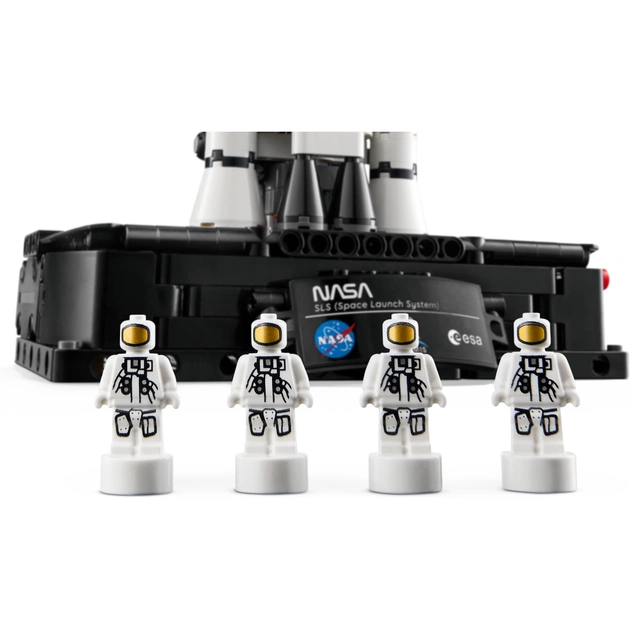 Конструктор LEGO Technic Ракета с системой космического запуска NASA Artemis (42221) - изображение 8