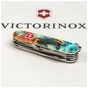 Ніж Victorinox Huntsman Zodiac 91 мм Бойовий дракон (1.3713.7_Z3230p) - зменшене зображення 6