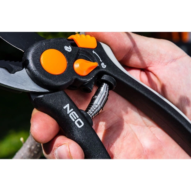 Секатор Neo Tools контактний, d різу 18мм, 200мм, 240г (15-203) - picture 5