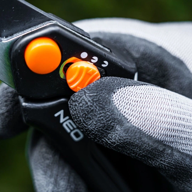 Секатор Neo Tools площинний, d різу 15мм, 185мм, 164г (15-200) - picture 4