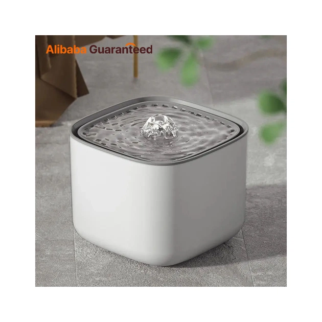 Універсальний посуд для тварин Me&Pet Поїлка фонтан 3 л біла (NMP070) - picture 4