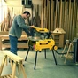 Торцювальна пила DeWALT 2000 Вт, 305х30мм, 4000 об/хв, вага 42 кг (D27107) - зменшене зображення 12