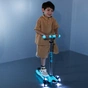 Самокат Micro серії Maxi Deluxe Glow LED" Синій кришталь" (MMD366) - уменьшенное изображение 6